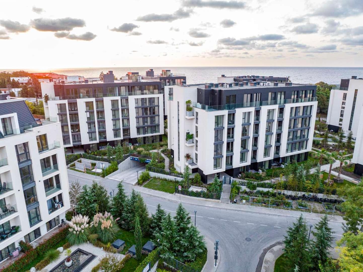 Sea Flats With Parking And Pool In Azur Residence Saints Constantine and Helena Bagian luar foto